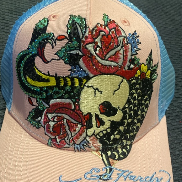 NWT Ed Hardy Rhinestone Trucker Hat. Snap back. Unisex. - Picture 4 of 4